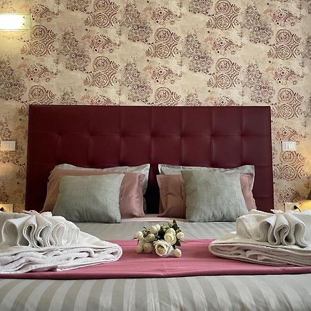 Porta Alla Croce Guest House Firenze Bagian luar foto