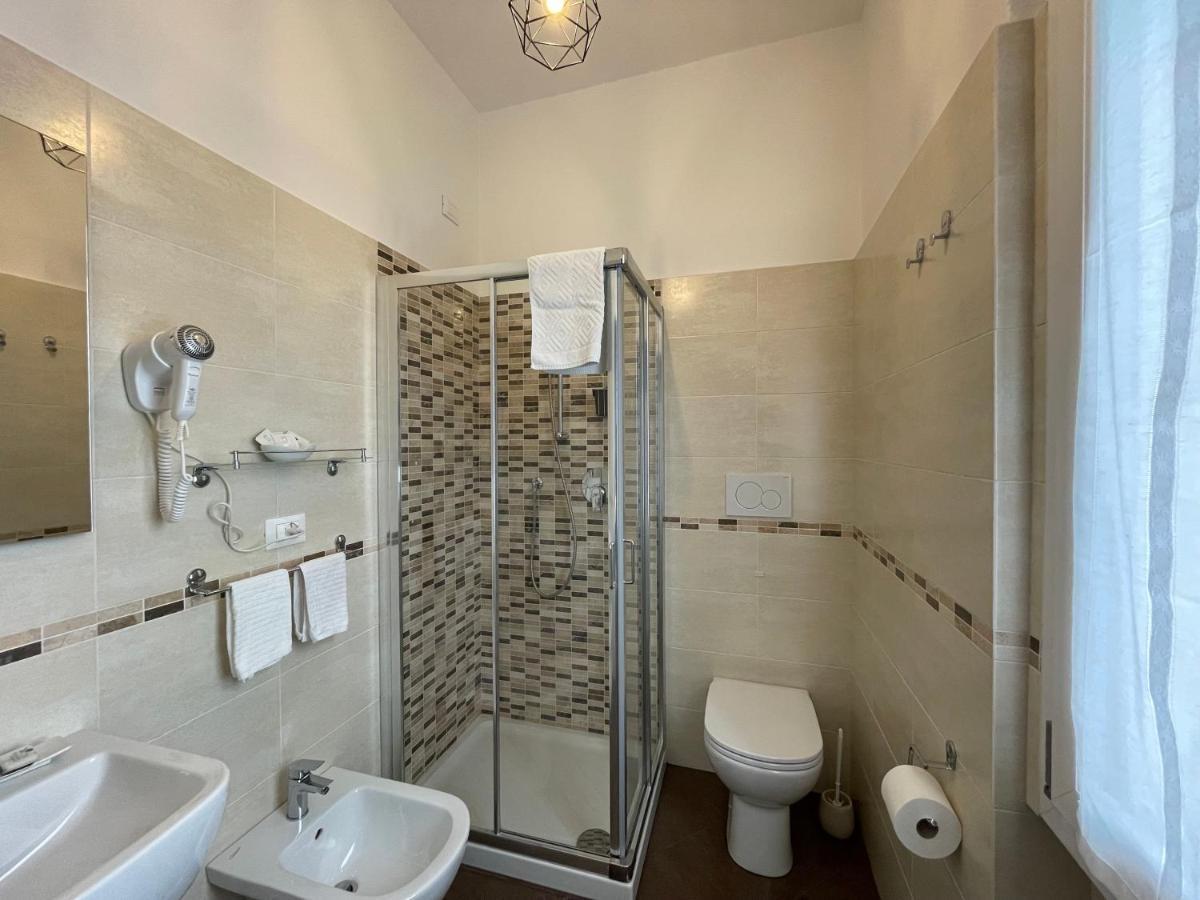 Porta Alla Croce Guest House Firenze Bagian luar foto