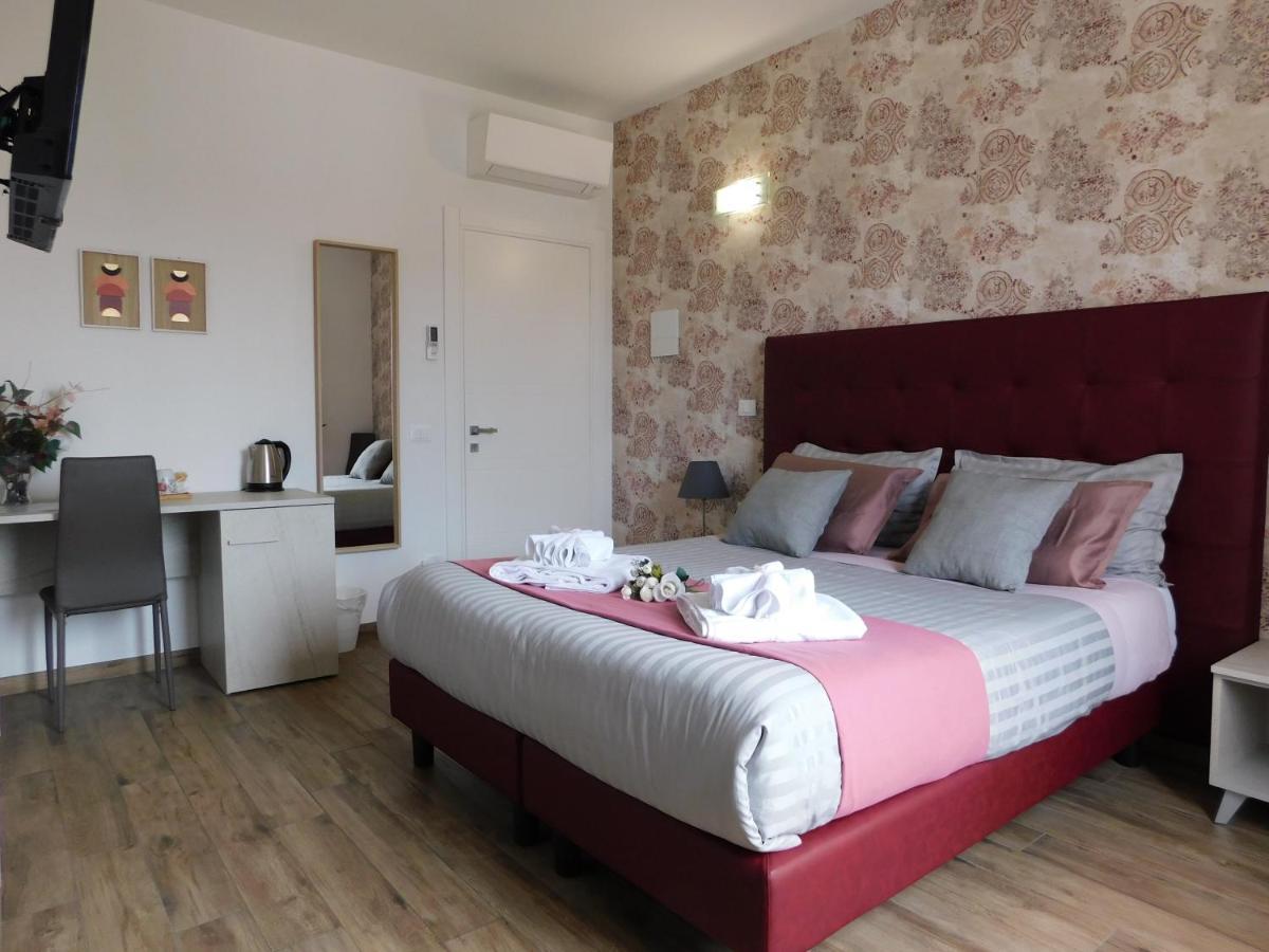 Porta Alla Croce Guest House Firenze Bagian luar foto