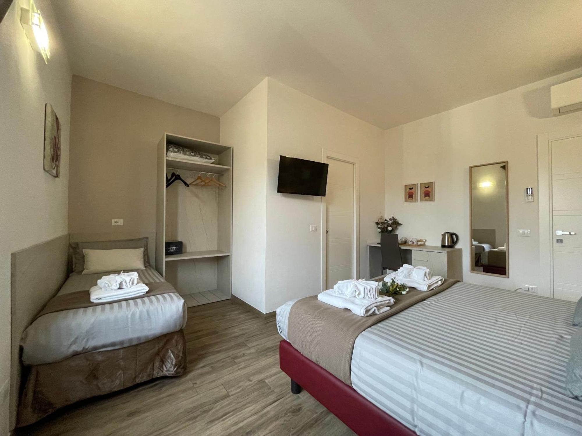 Porta Alla Croce Guest House Firenze Bagian luar foto