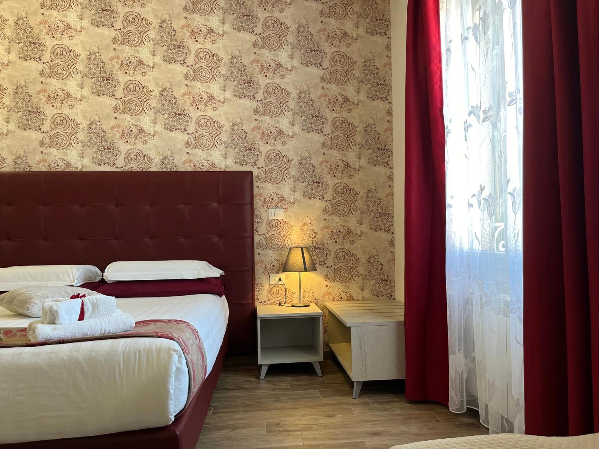 Porta Alla Croce Guest House Firenze Bagian luar foto