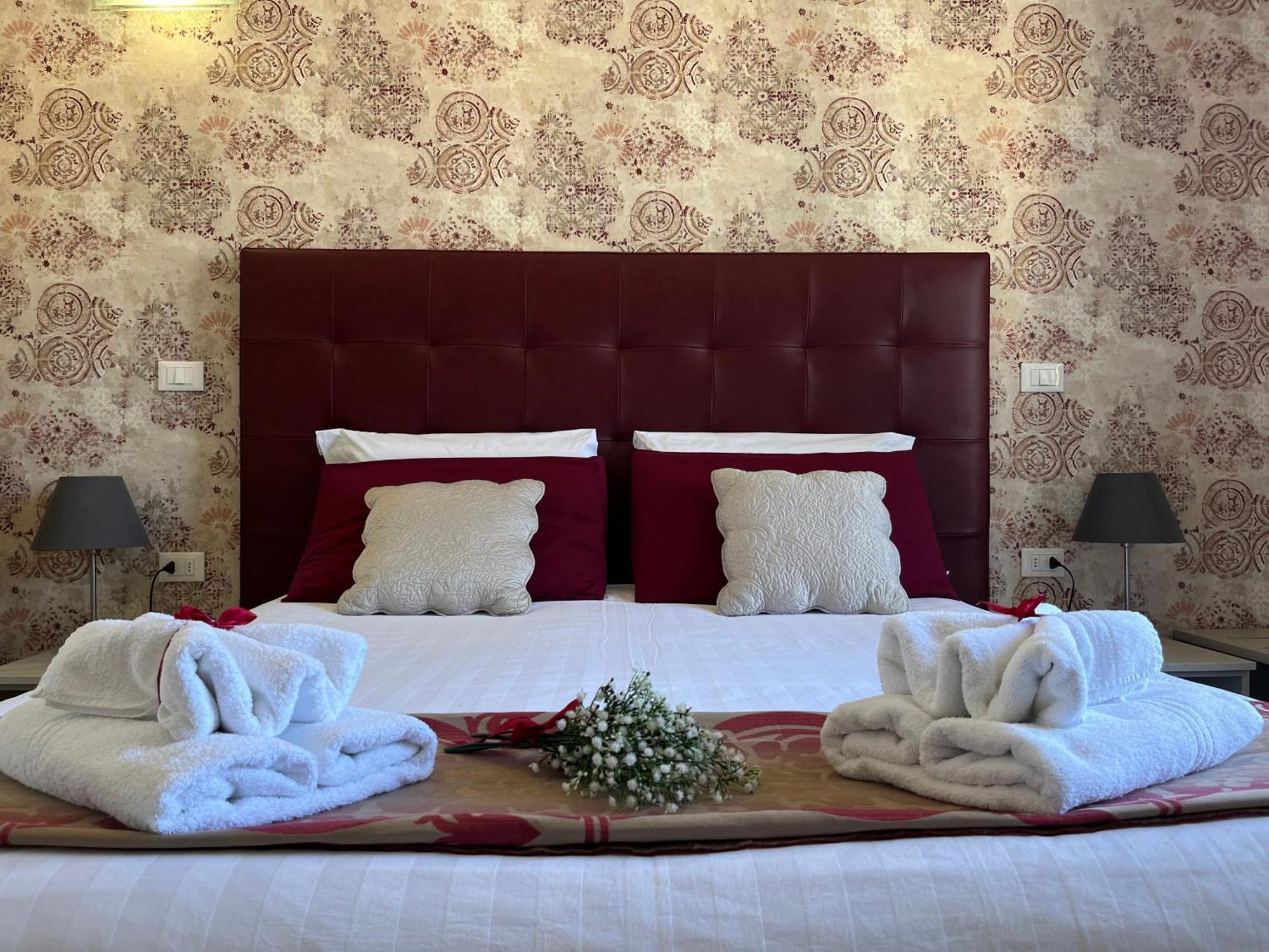 Porta Alla Croce Guest House Firenze Bagian luar foto